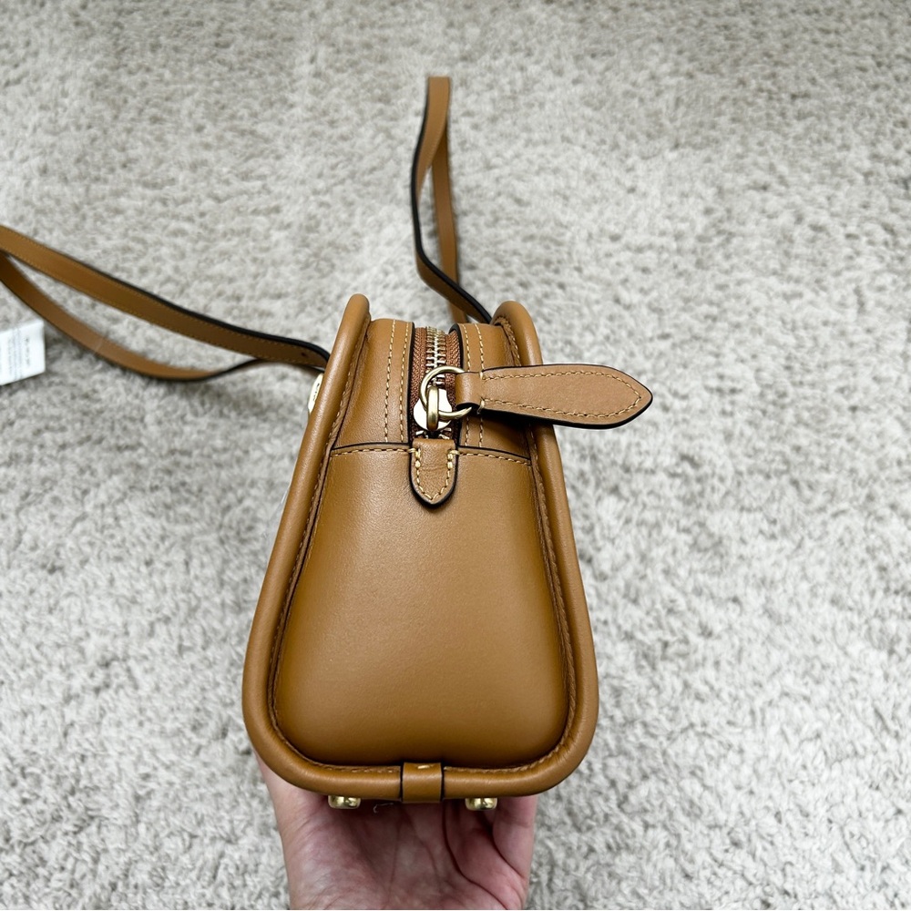 NWT Coach Swing Zip Bag in Honey Brown, New with Tag, $395 - Picture 4 of 10